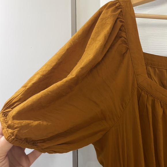 SOLD Camel toned dress - Picture 3 of 4